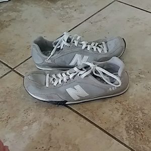 New balance tennis shoes